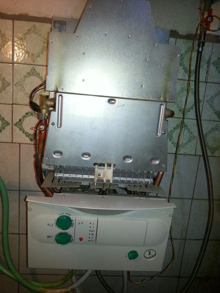 Ремонт газового котла Vaillant, промывка теплообменника
